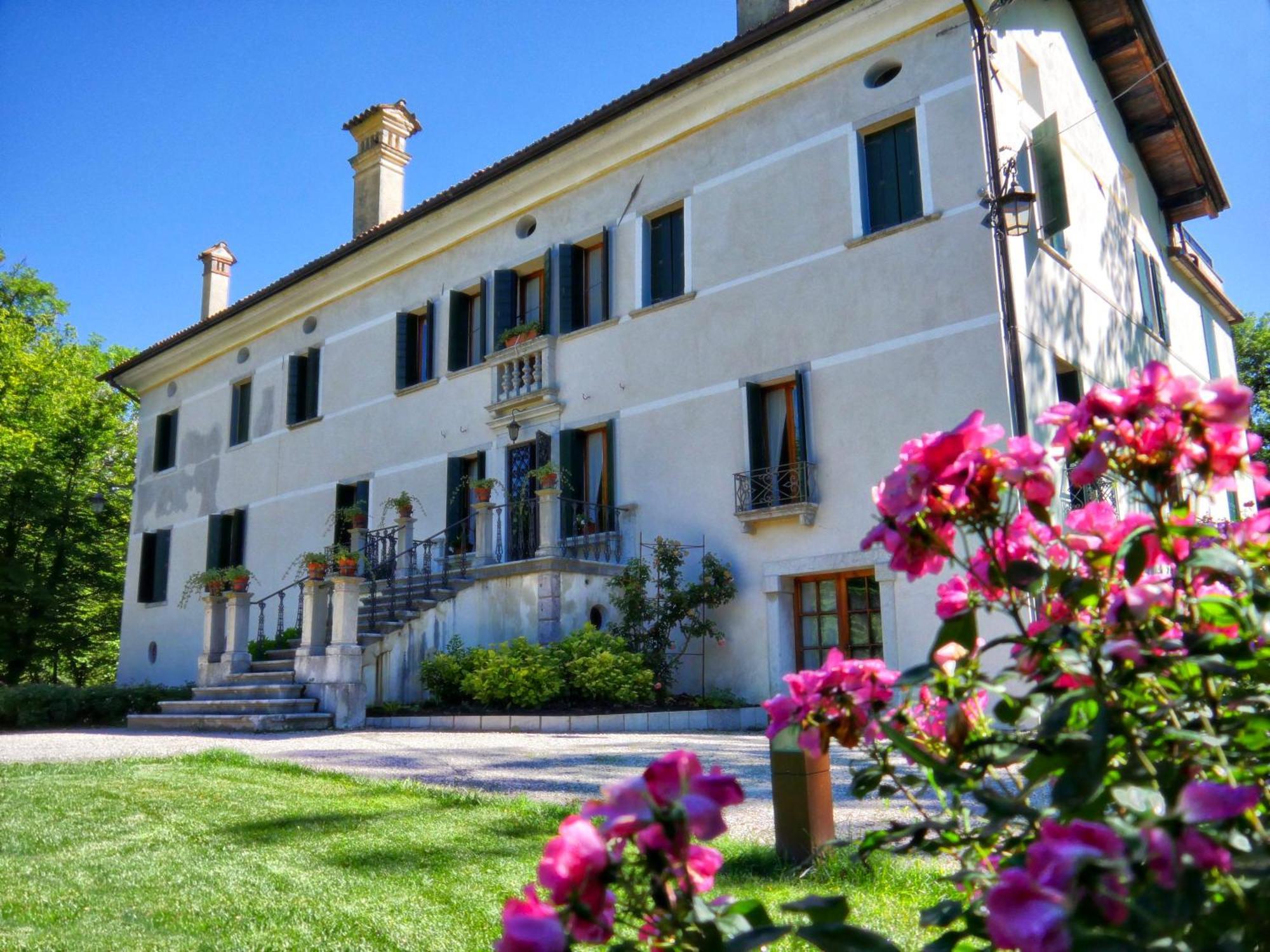 Villa San Liberale - Suites & Wellness - Villa Veneta Feltre Buitenkant foto